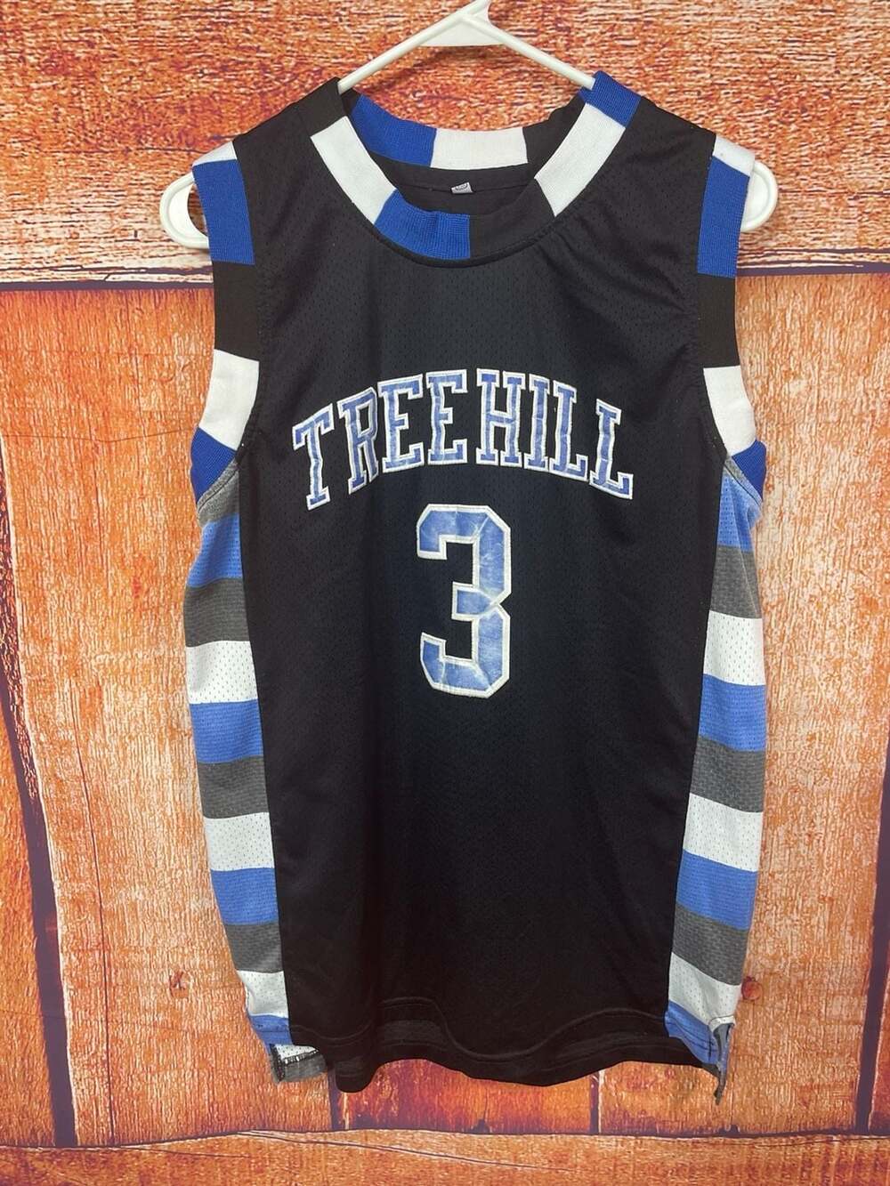 One Tree Hill Lucas Scott #3 Basketball Jersey Size M